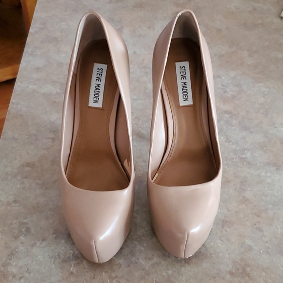 Steve Madden Shoes - Nude platform heels. Worn twice.